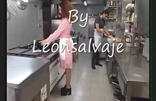 XXX STP mamá le encanta en el culo videos de sexo oral para adultos y bebe el semen de su hijo!
