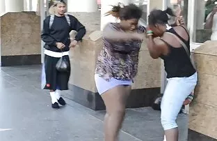 XXX Y está sexo oral d lesvianas remando