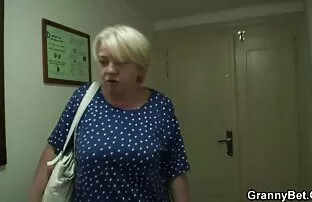 XXX La curvas MILF y su mojado coño videos sexo oral brutal