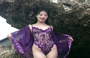XXX Linda chica en Botas y jeans chupando y sexo oral 69 videos follando