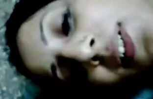 XXX Rubia adolescente masturbándose masturbación con ver sexo oral lesbianas la mano